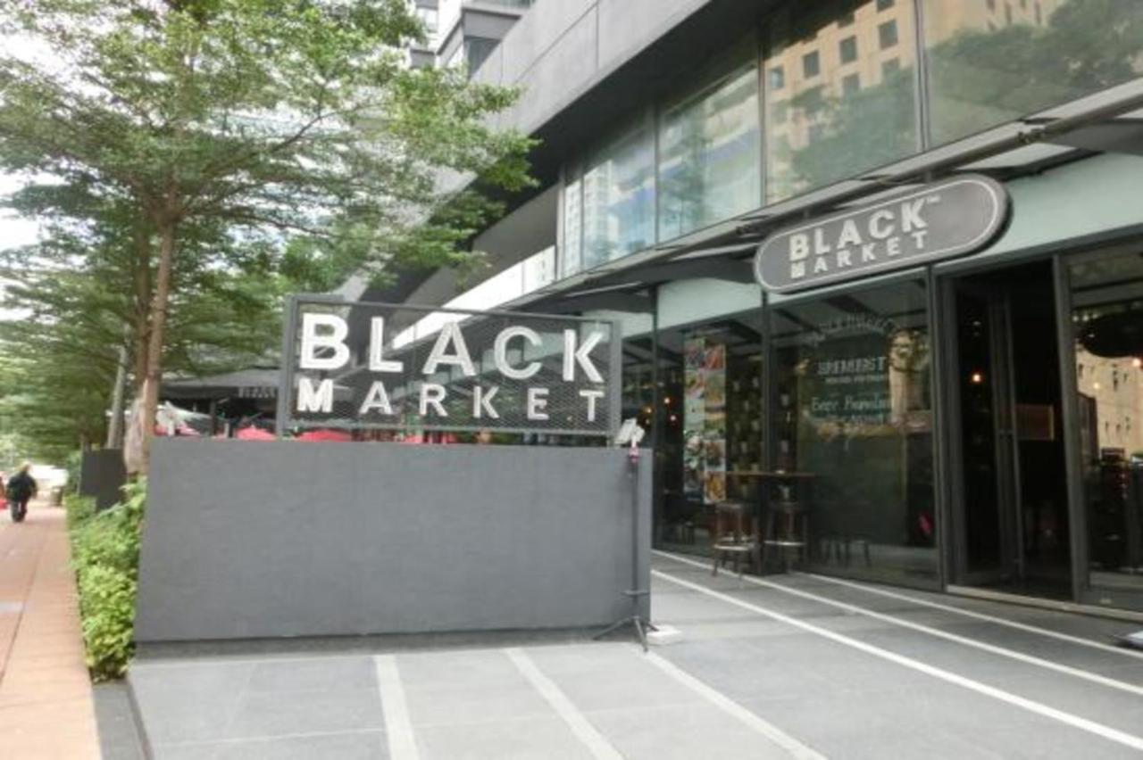 E&O Residences Kuala Lumpur Exterior foto Black Market